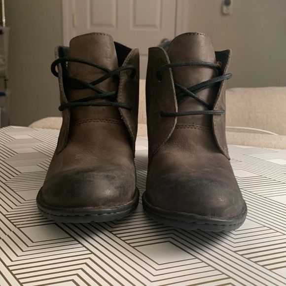 Born Gray Oxford Nubuck Leather Lace up Ankle Bootie Size 9 - Picture 2 of 9